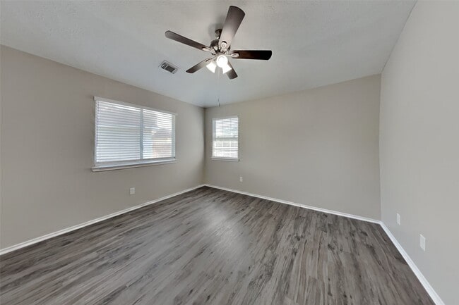 Building Photo - 33326 Cottonwood Bend