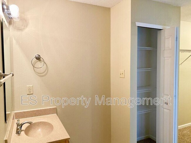 Building Photo - 1954 Angel Tear Ct