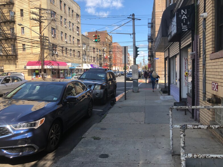 Building Photo - 5110 Palisade Ave