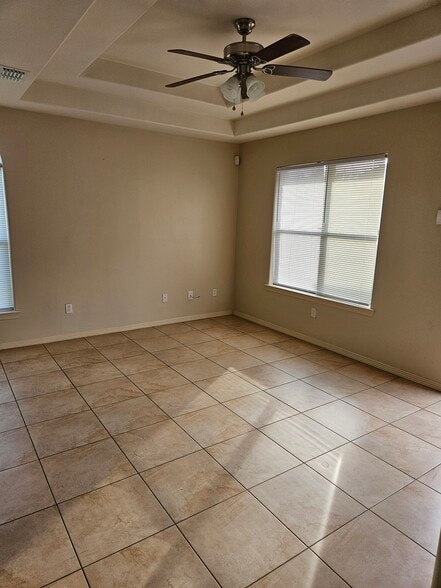 Building Photo - 1905 Horsetail Falls