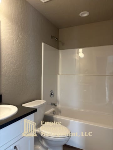 Building Photo - 1656 Irvine St