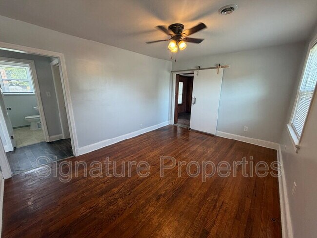Building Photo - 2411 Carlisle Ave