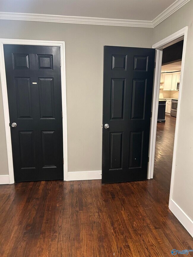 Building Photo - 1611 College St SE