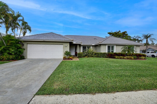 Building Photo - 5075 Marina Cir