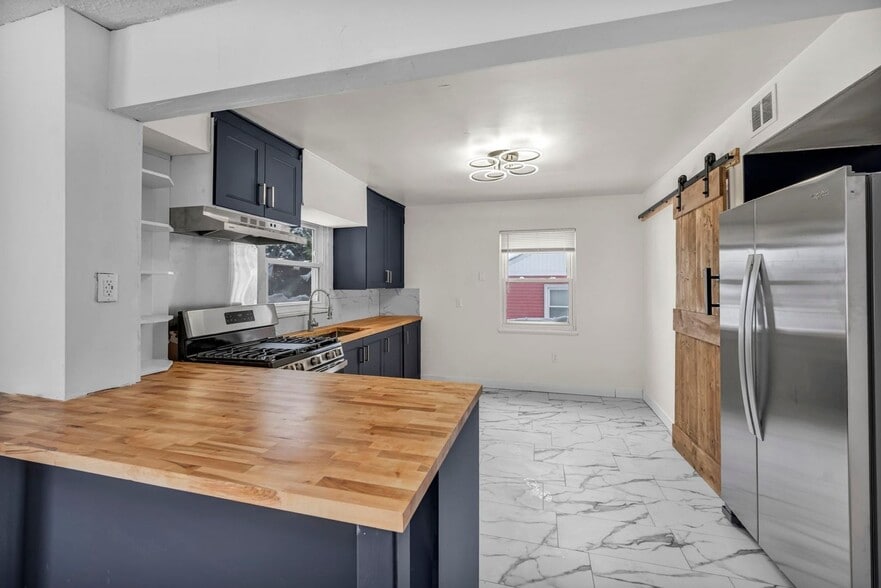 Building Photo - 6606 Ridgeview Rd