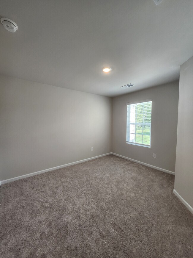 Building Photo - 731 Peyden Ln