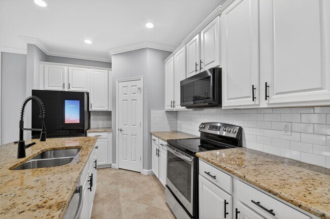 Building Photo - 10457 Wellington Parc Dr