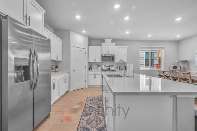 Building Photo - 8943 SW Vermillion Dr