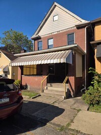 Building Photo - Updated 3br house!