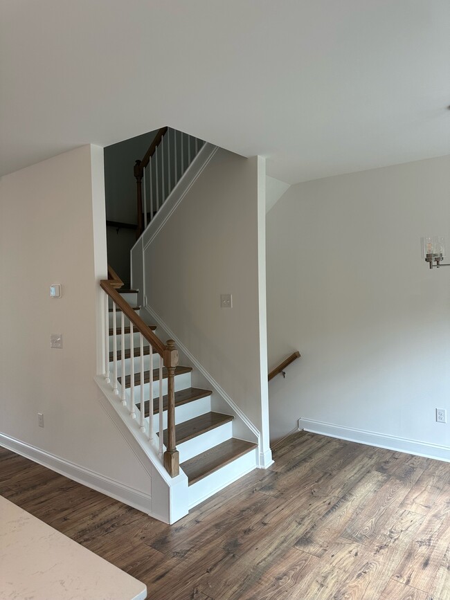Building Photo - 55 Walnut Springs Dr