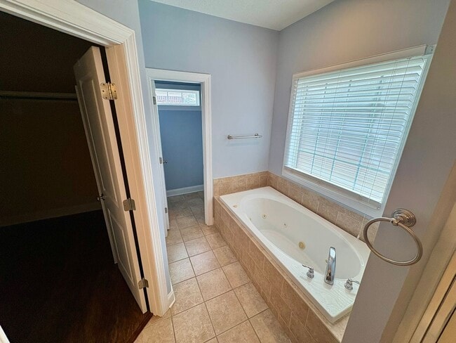 Building Photo - 113 Ledbury Cove