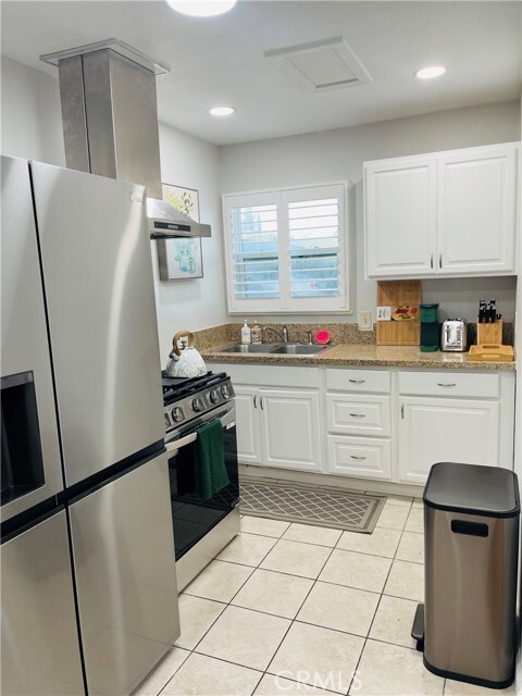 Building Photo - 12893 Adelle St
