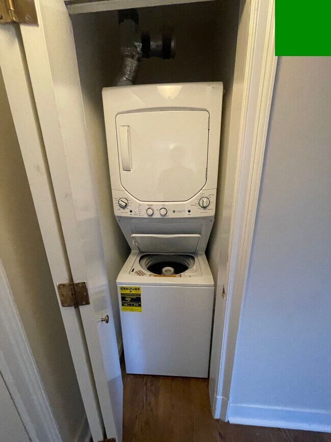 Building Photo - Junior League - 3039 M