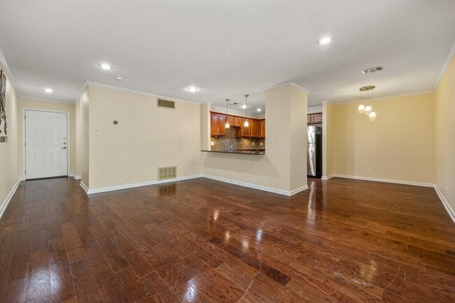 Building Photo - 100 Lorenz Rd