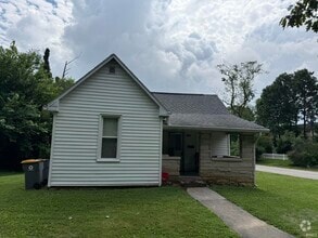 Building Photo - 1102 N Woodburn Ave
