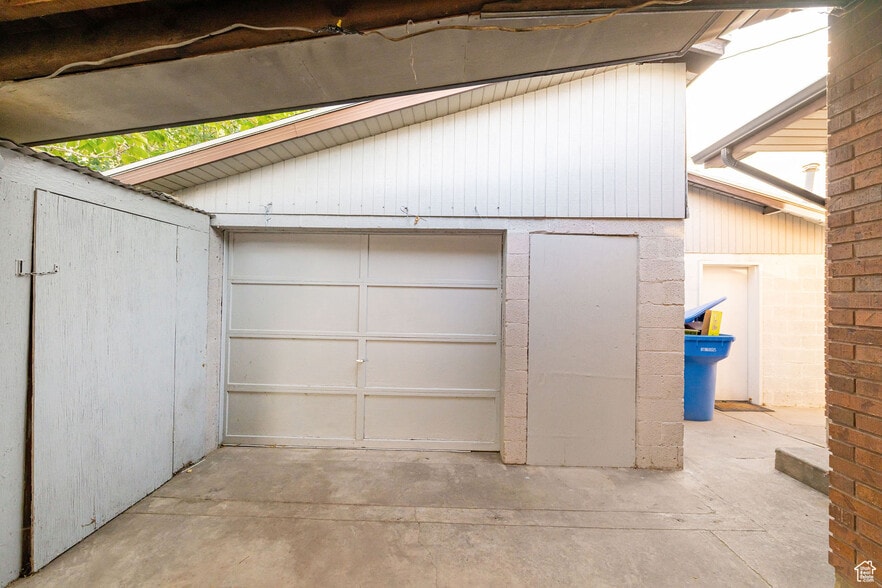 Building Photo - 561 Beverly Ave