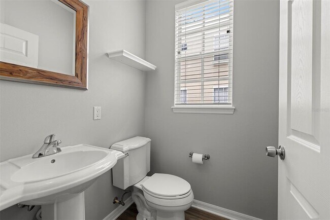 Building Photo - 509 S Matanzas Ave