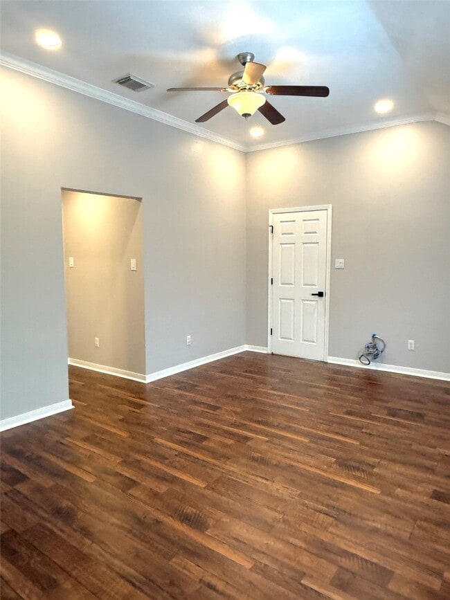 Building Photo - 603 Springwood Dr