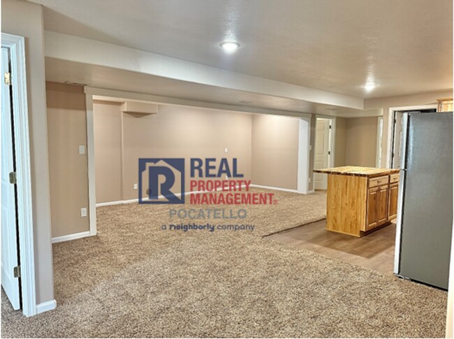 Building Photo - 13355 N Dekay Rd