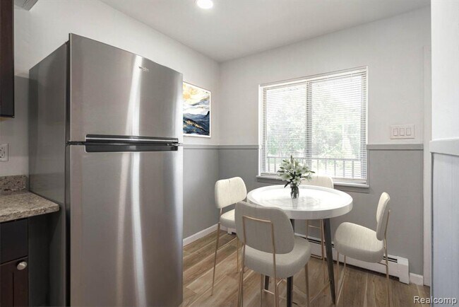 Building Photo - 2475 S Commerce Rd