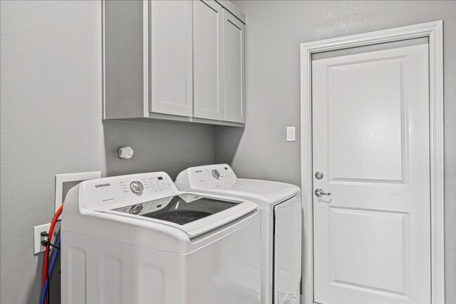 Building Photo - 7958 Snake River Dr