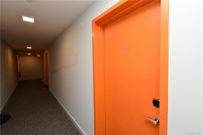 Building Photo - 35 van Nydeck Avenue Unit 306