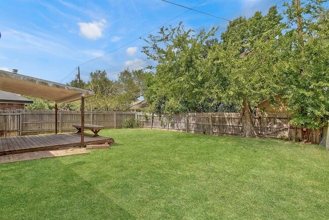 Building Photo - 16908 Ardisia Dr