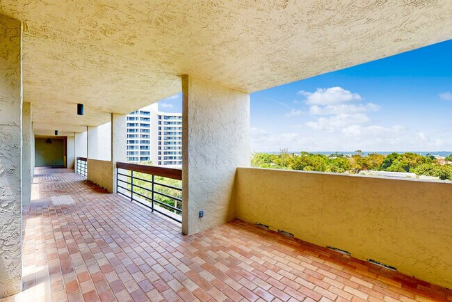 Building Photo - 1145 Gulf of Mexico Dr