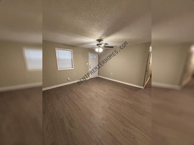 Building Photo - 607 S Jackson St