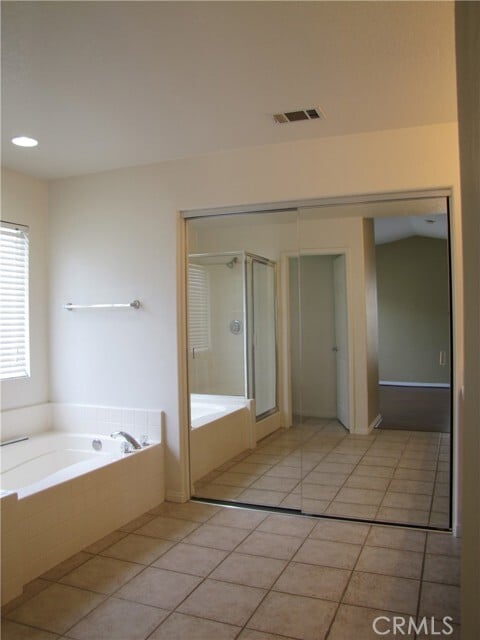 Building Photo - 5661 Knollside Way