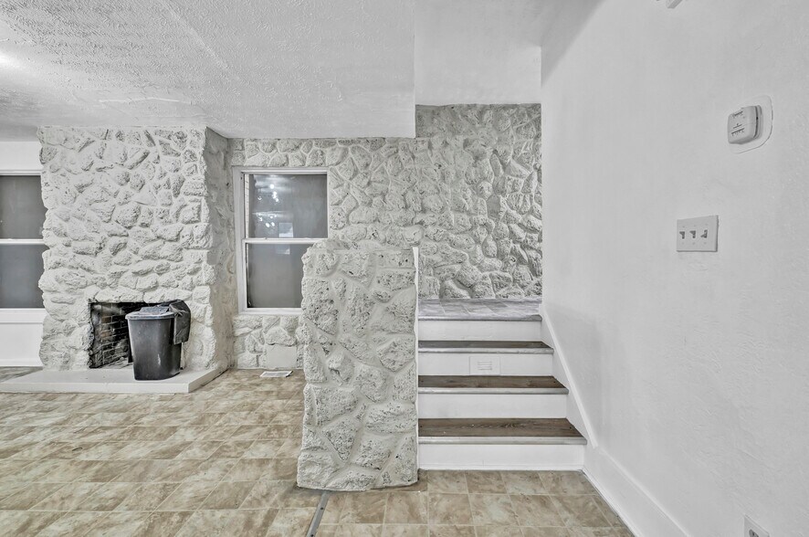 Building Photo - 9502 Talbot Ave