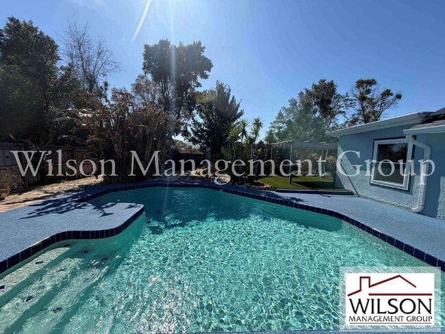 Building Photo - 1366 Valhalla St