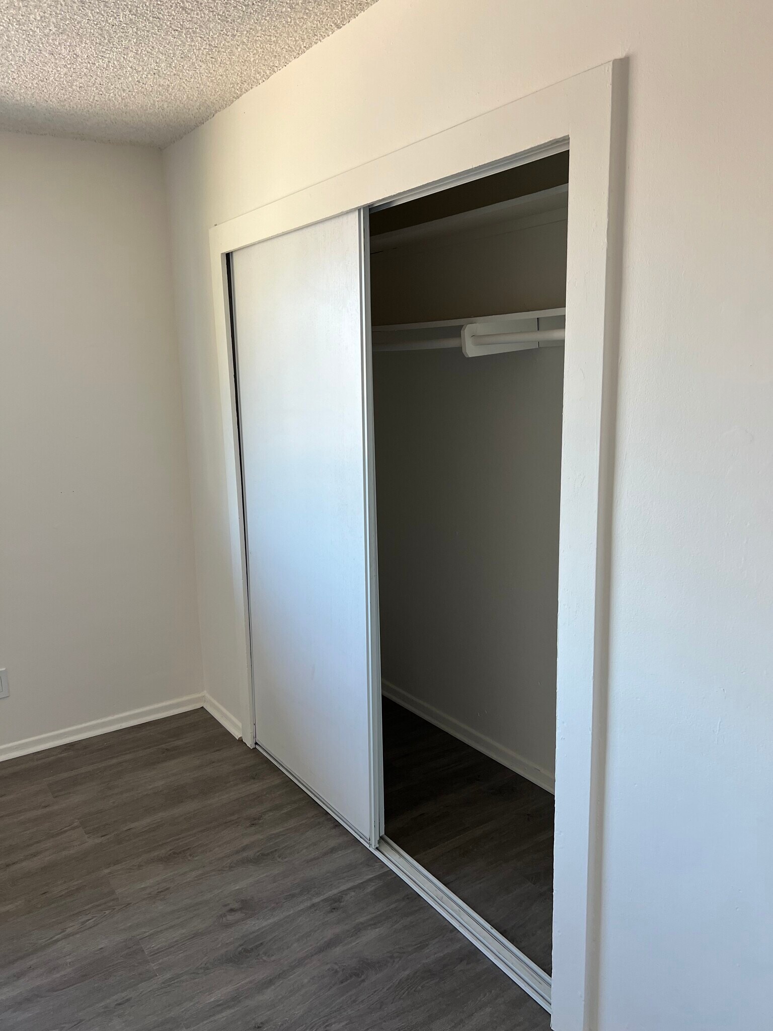 Building Photo - 1057 Western Ave