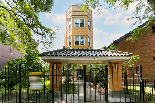 Primary Photo - 2647 W Potomac Ave