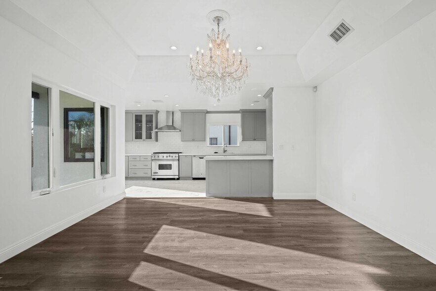 Building Photo - 1621 Hi Point St