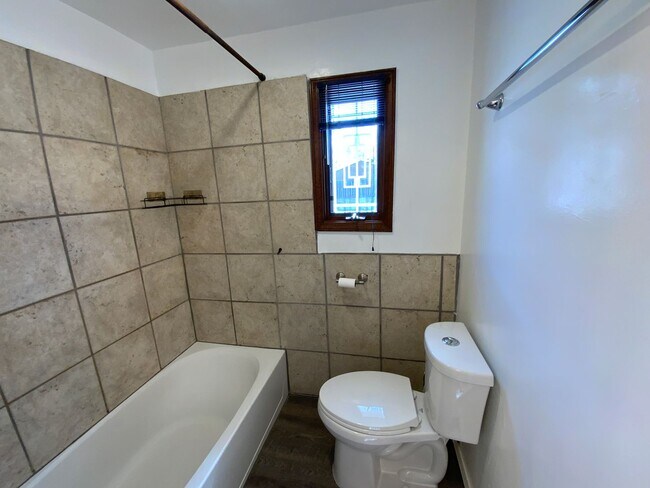 Building Photo - 3 Bedroom Single Story Home Available Near...