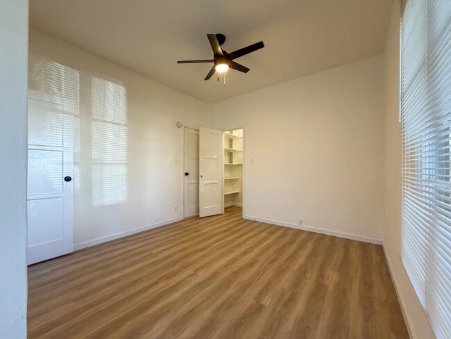 Building Photo - 810 E Chevy Chase Dr