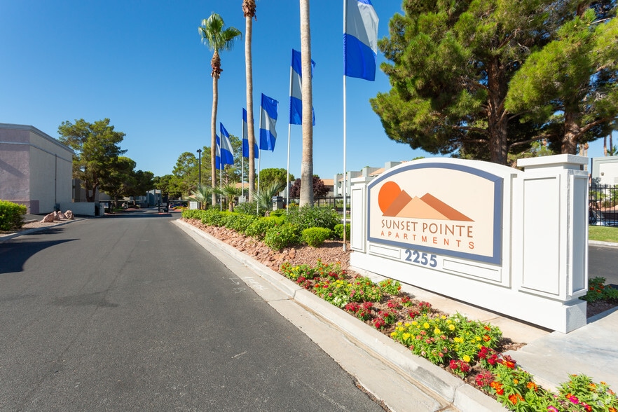 Sunset Pointe Apartments 2255 E Sunset Rd Las Vegas NV 89119
