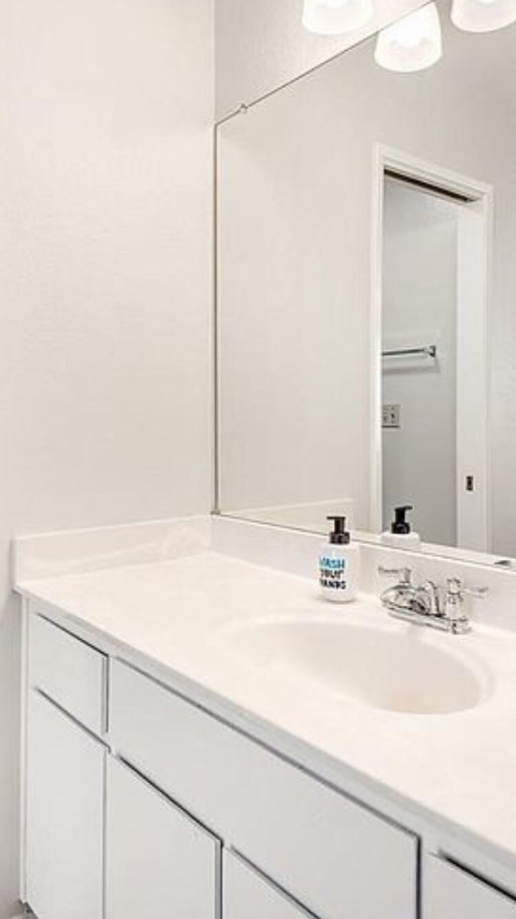 Building Photo - 661 Yolo Ct