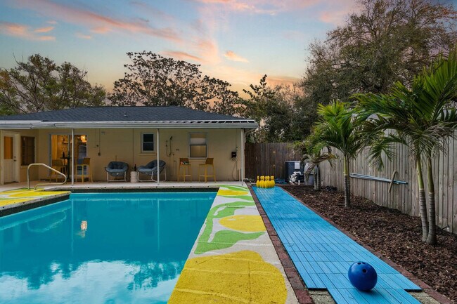 Building Photo - 84 21st Terrace SE