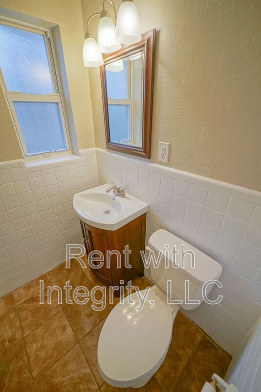 Building Photo - 1804 Skyland Dr