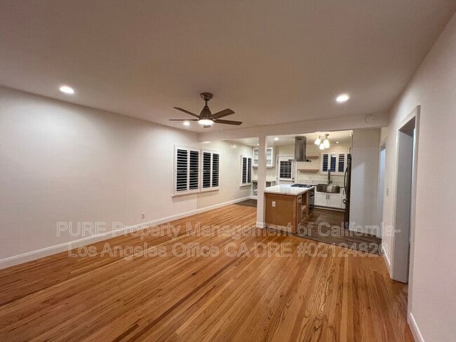 Building Photo - 1910 W 94th Pl