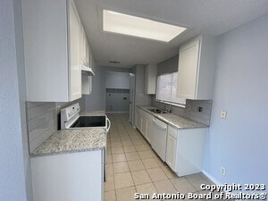 Building Photo - 5938 Hidden Glade