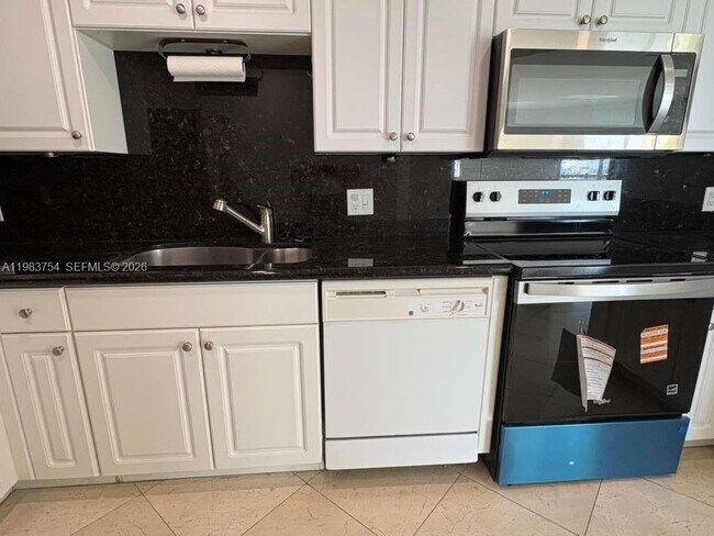 Building Photo - 1627 SW 37th Ave