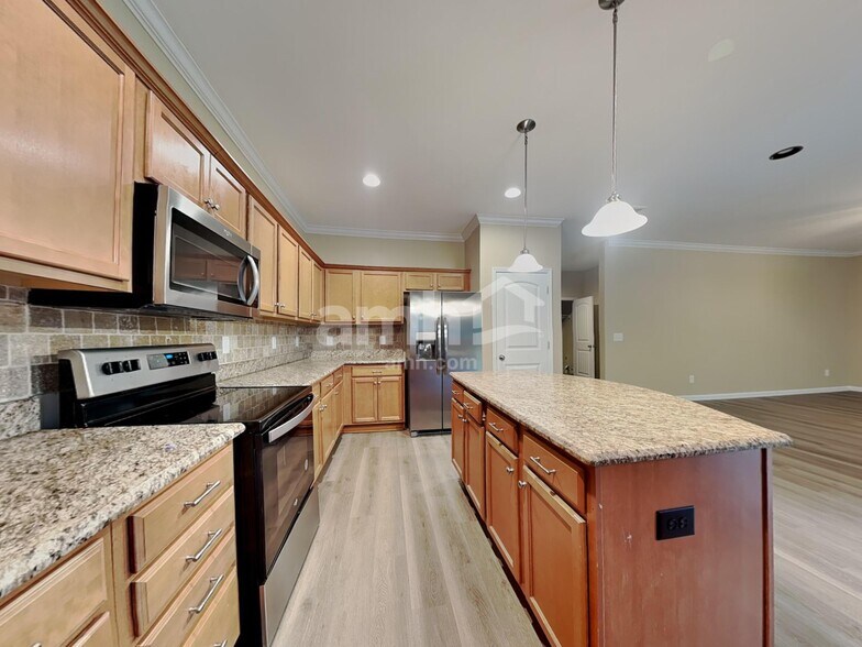 Building Photo - 5160 Busted Rock Trl