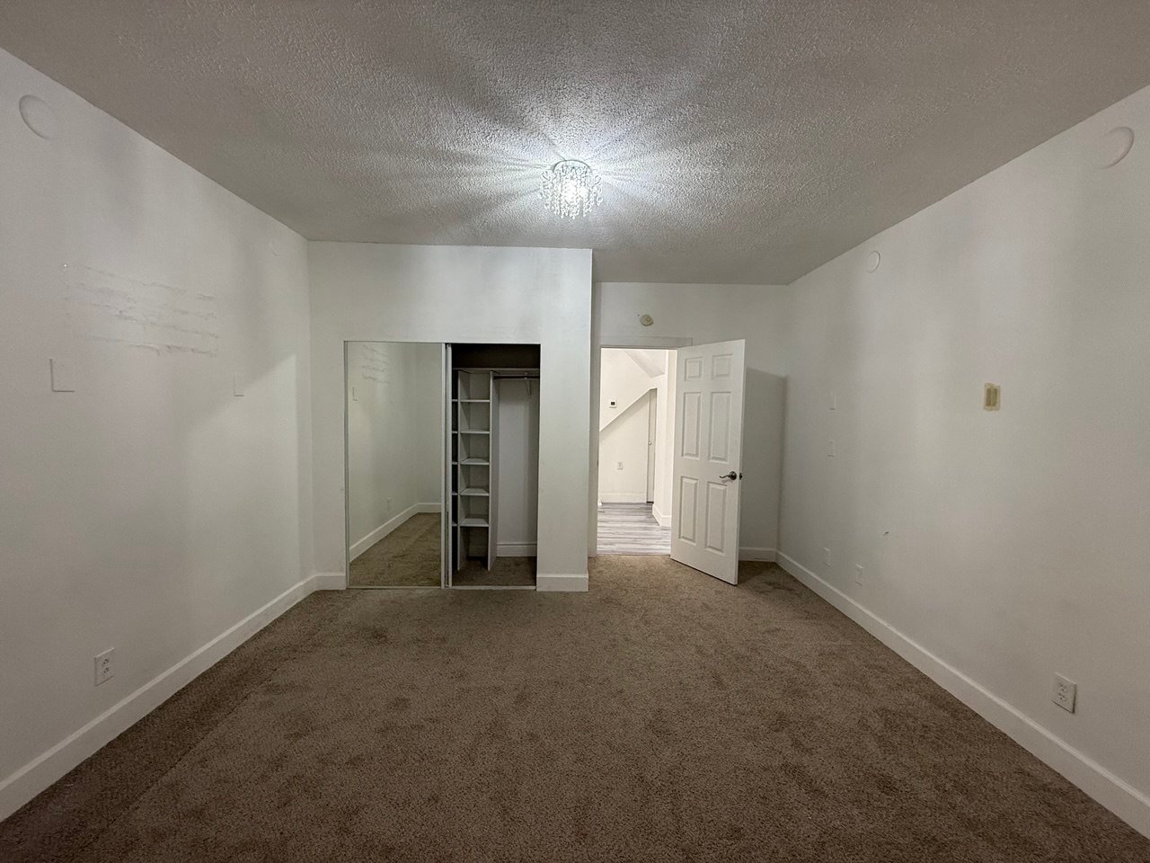 Building Photo - 1822 E Pacific Ave