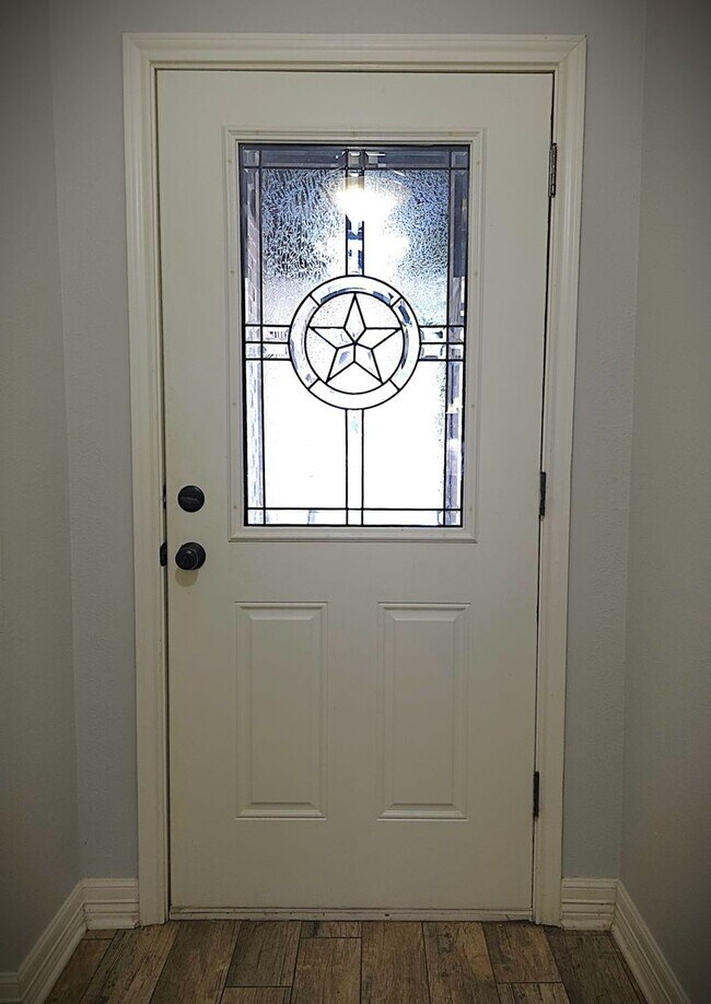 Building Photo - Ready to Move Into Your Dream Rental Home?