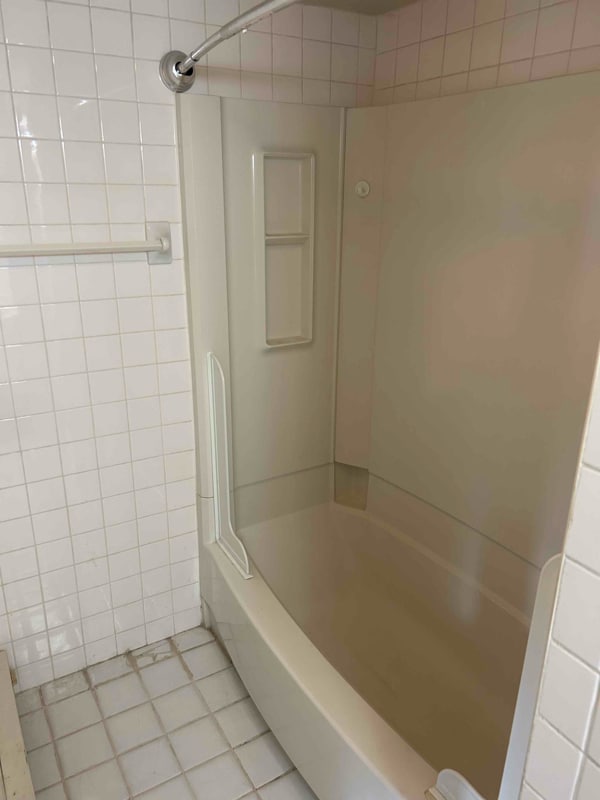 Building Photo - 120 N Main St