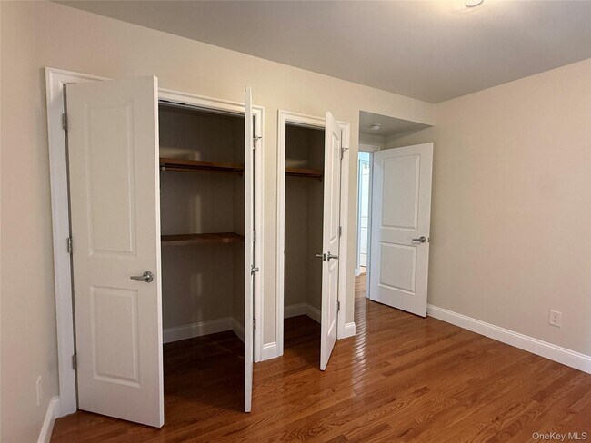 Building Photo - 5 Brandreth St