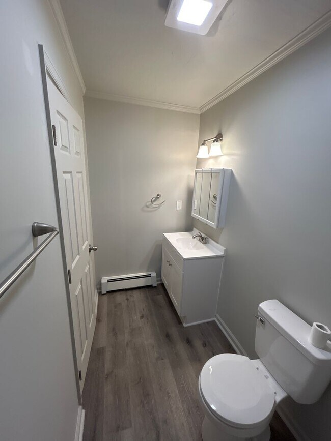 Building Photo - 3rd St 31-33 N